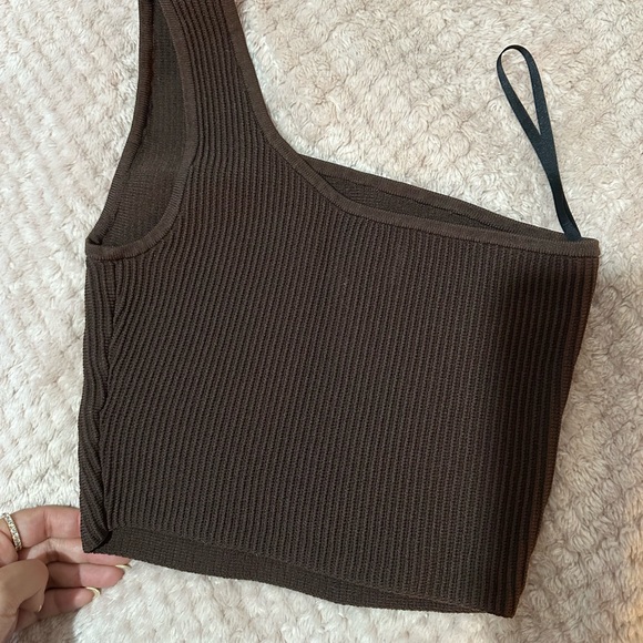 Babaton Sculpt Knit Top - Picture 3 of 3